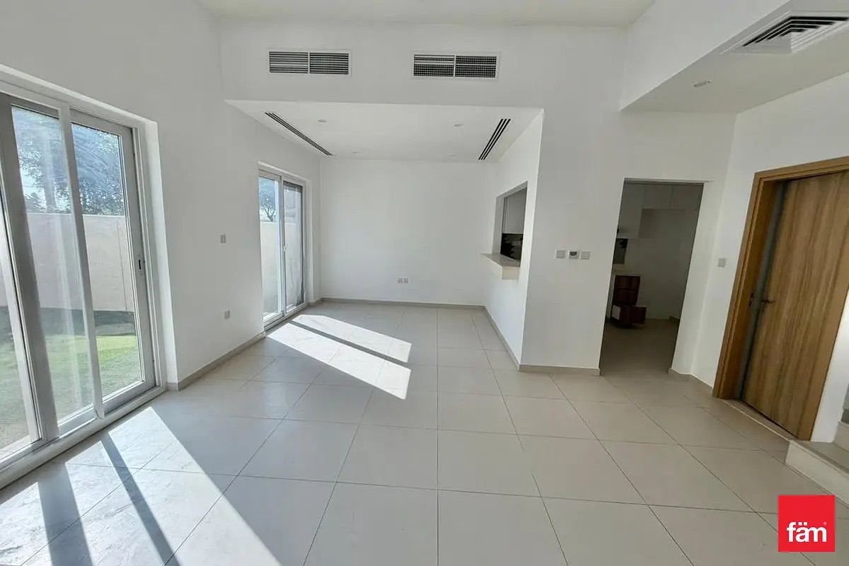 Single Row | Close To Bolt Hole | Well Maintained