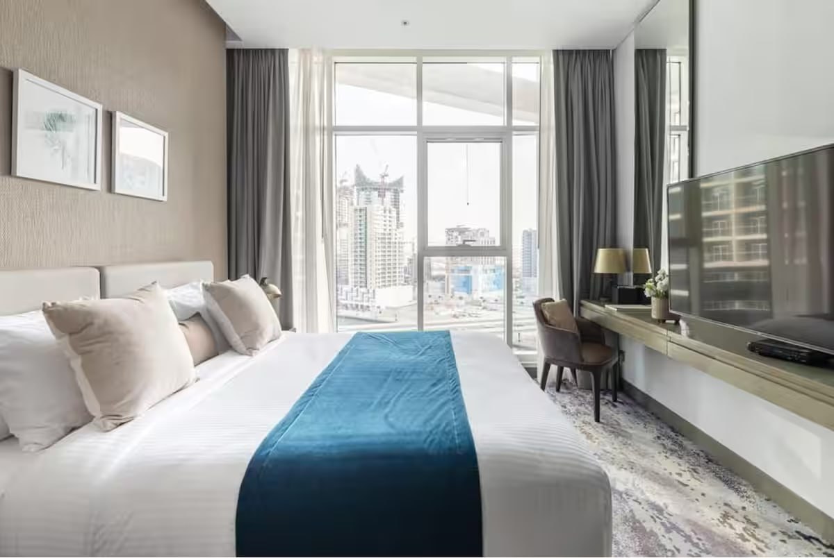 Furnished l Vacant l Canal View