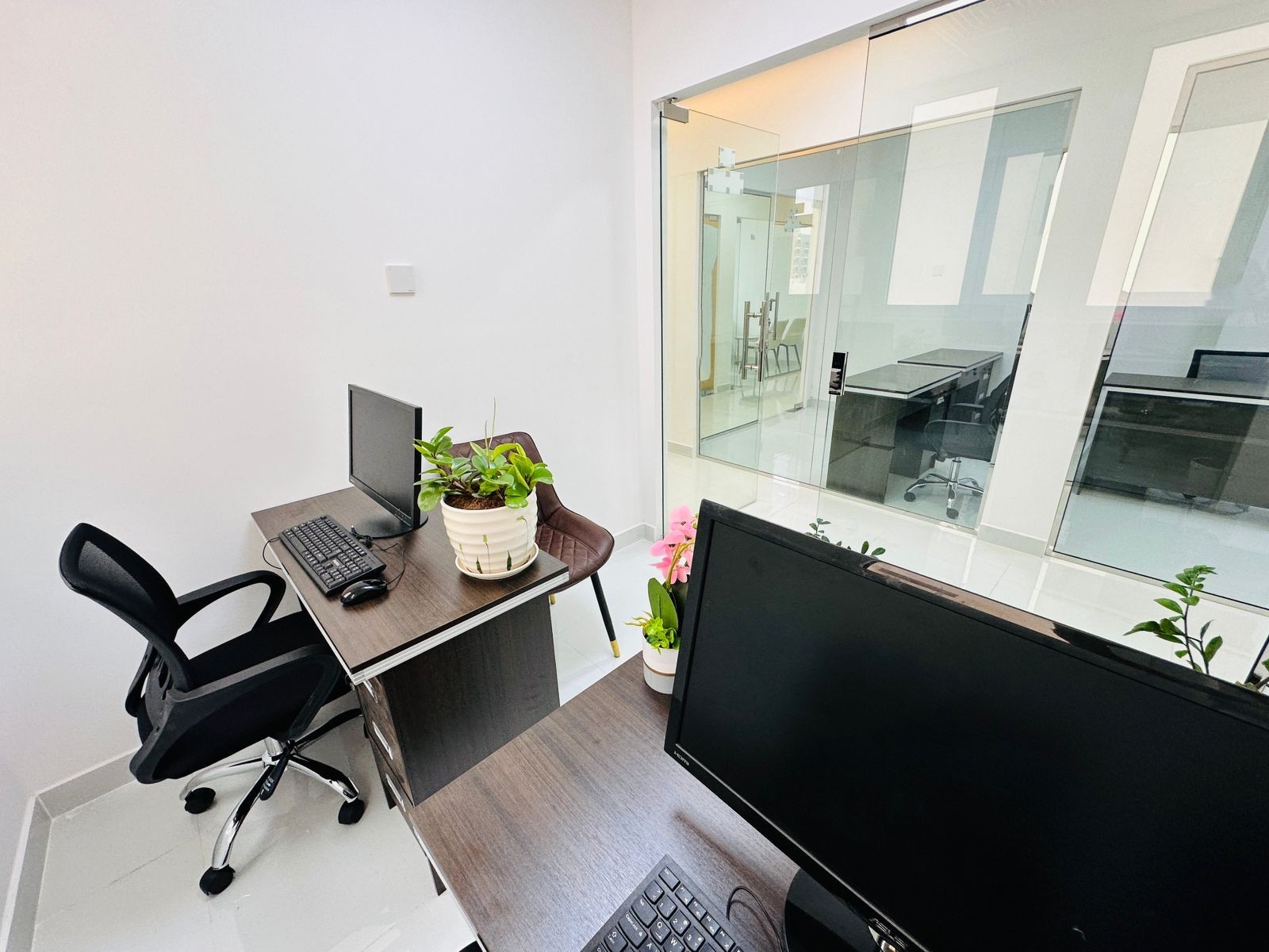 Rent our offices with Extra free amenities| 0% Commission