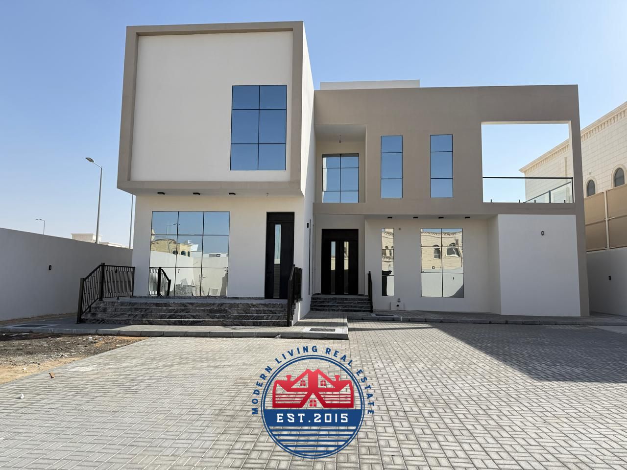 Modern Luxury 5 Bedroom Villa in Al Shamkha