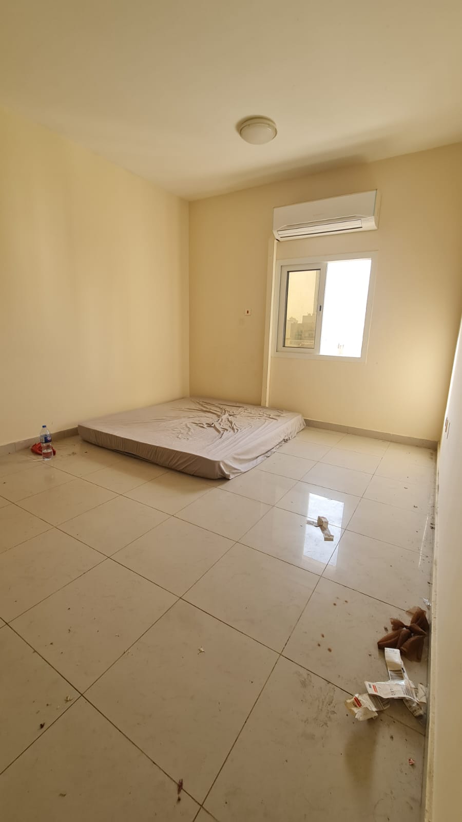 The best offer in Al Naba'a - Sharjah Emirate! The largest and most spacious studio with a separate kitchen. Not just any studio! A very large space t