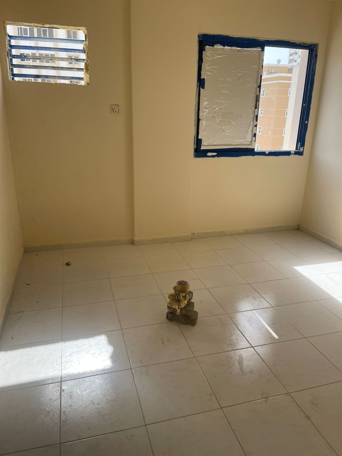 Apartment in Bu Tina 1 bedroom 25000 AED - 14316956
