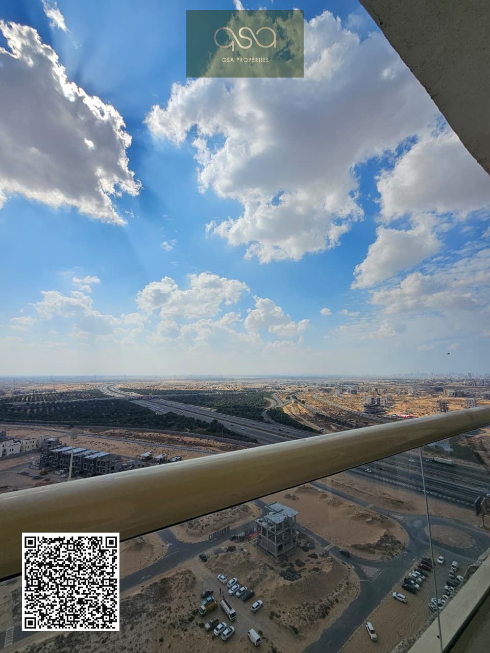 Investment Opportunity | One-bedroom apartment with a balcony and beautiful city views, with parking, ready to move in or invest in.