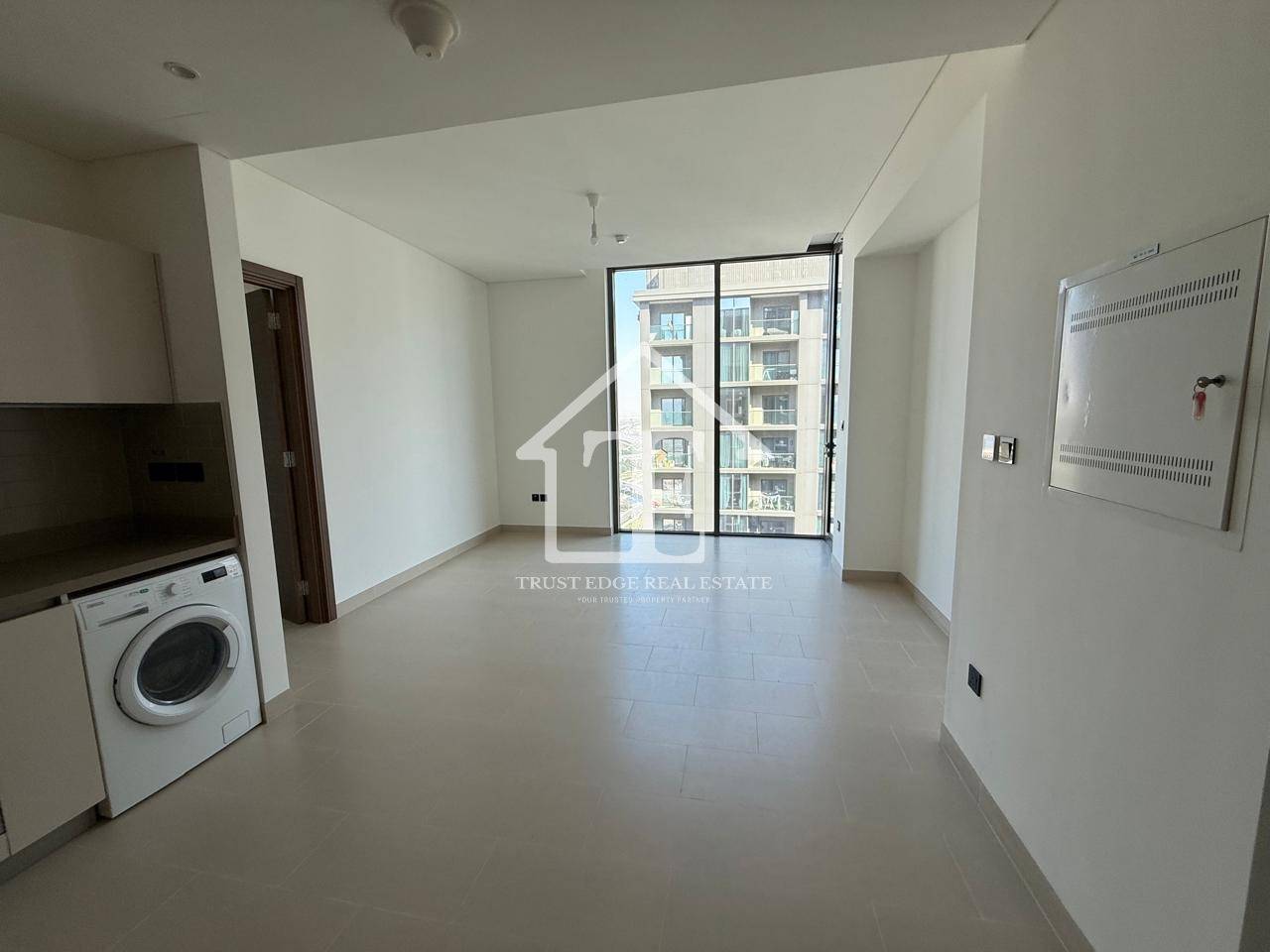 Elegant | Ready to Move In | Fitted & Furnished