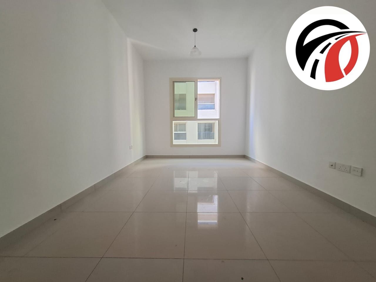 Very Spacious Studio Available Now in 39992