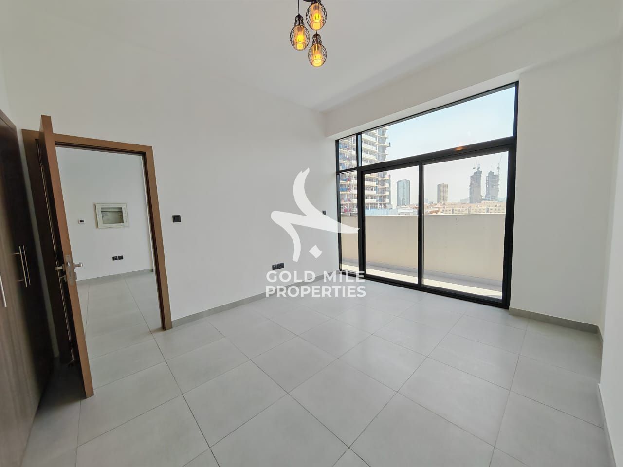 ELEGANT 1 BHK - SPACIOUS BIG LAYOUT - PRIME LOCATION