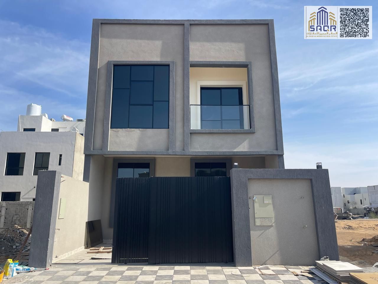 Includes air conditioning, a fantastic townhouse with a rooftop terrace.