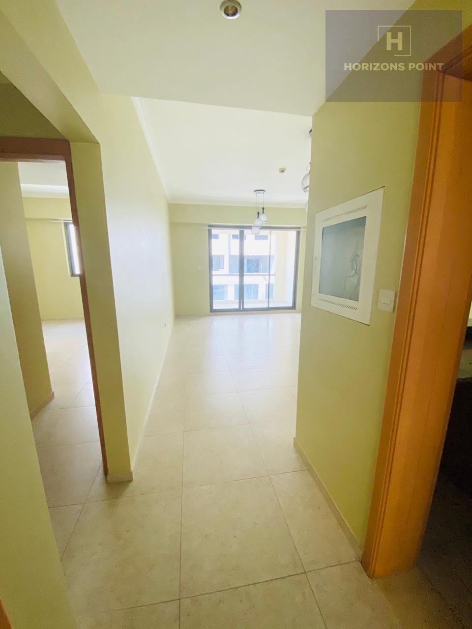 Huge Size | Furnished | 1BHK | Balcony | Semi Closed Kitchen