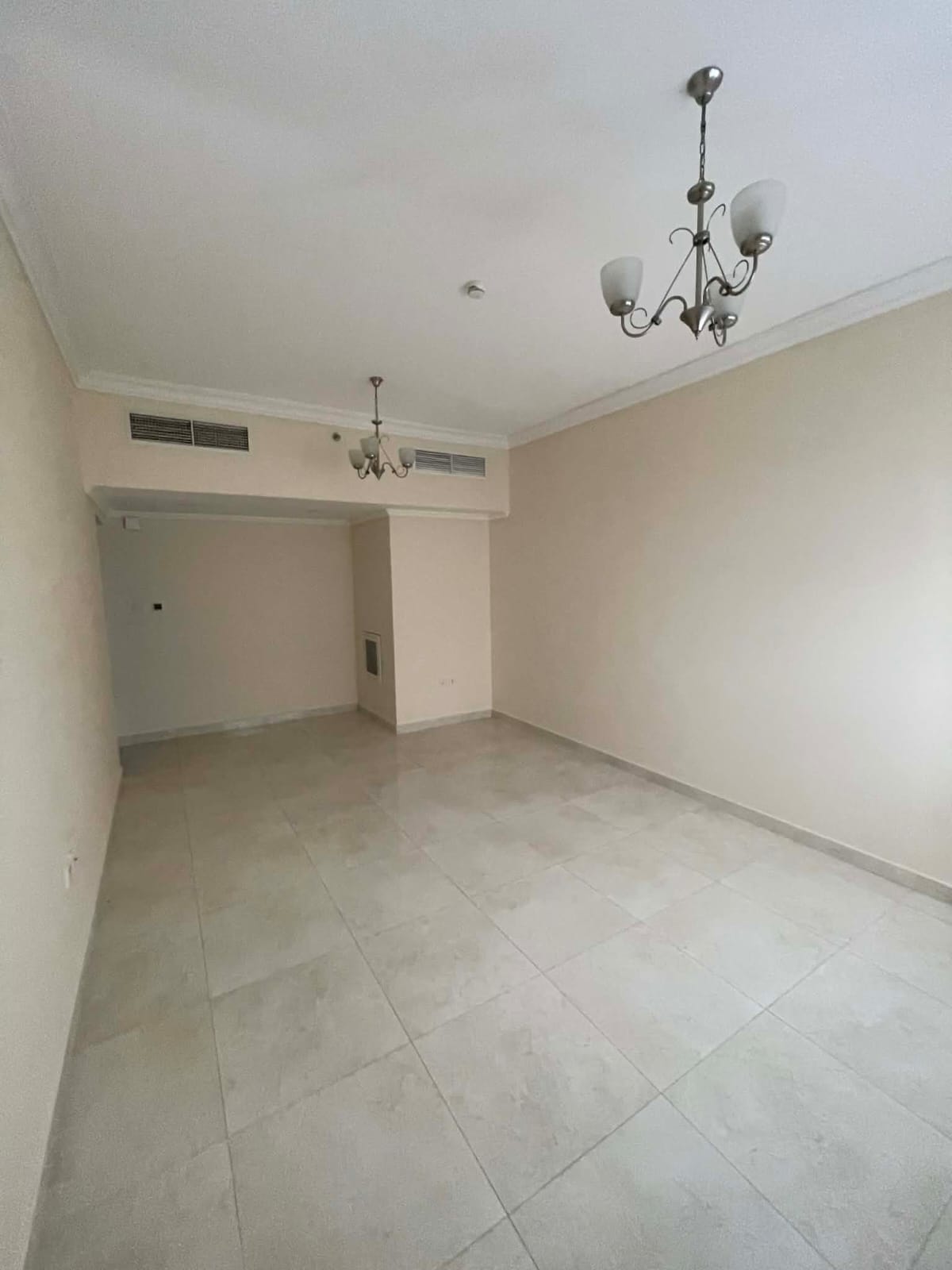 Apartment for rent in Muwaileh 1BR hall 2 bathrooms premium building near services AED 40000 4 payments 2000 deposit