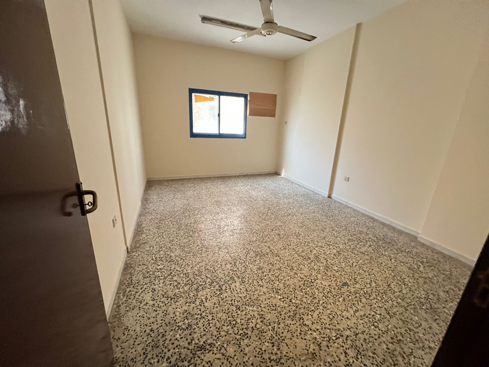 3BR apartment in Al Shuwaiheen with 2 balconies