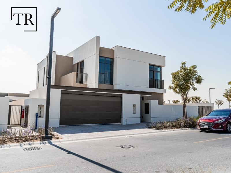 Park Facing | Single Row | Corner Unit | Brand New