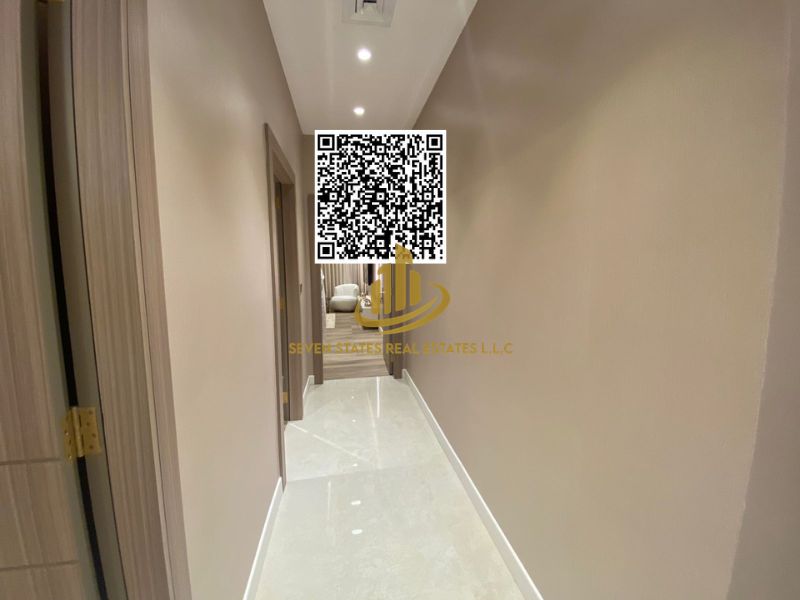 Fully furnished, 100% freehold, strategic location near all services and shopping centers, high-end finishes.