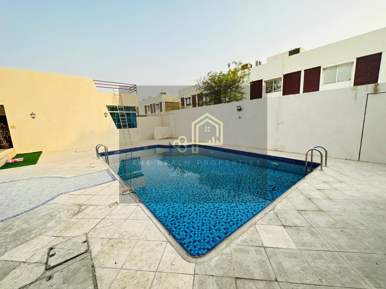 SINGLE STOREY 2BR WITH PVT BACKYARD