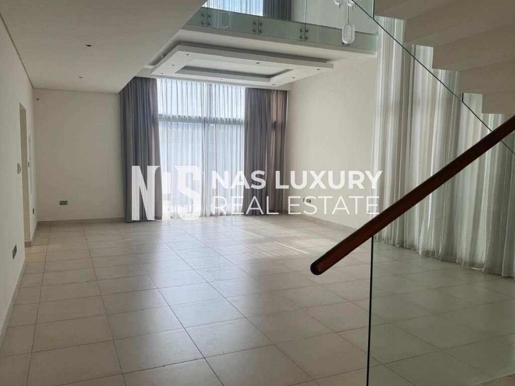 Luxury Villa | Mid Unit | Single Row