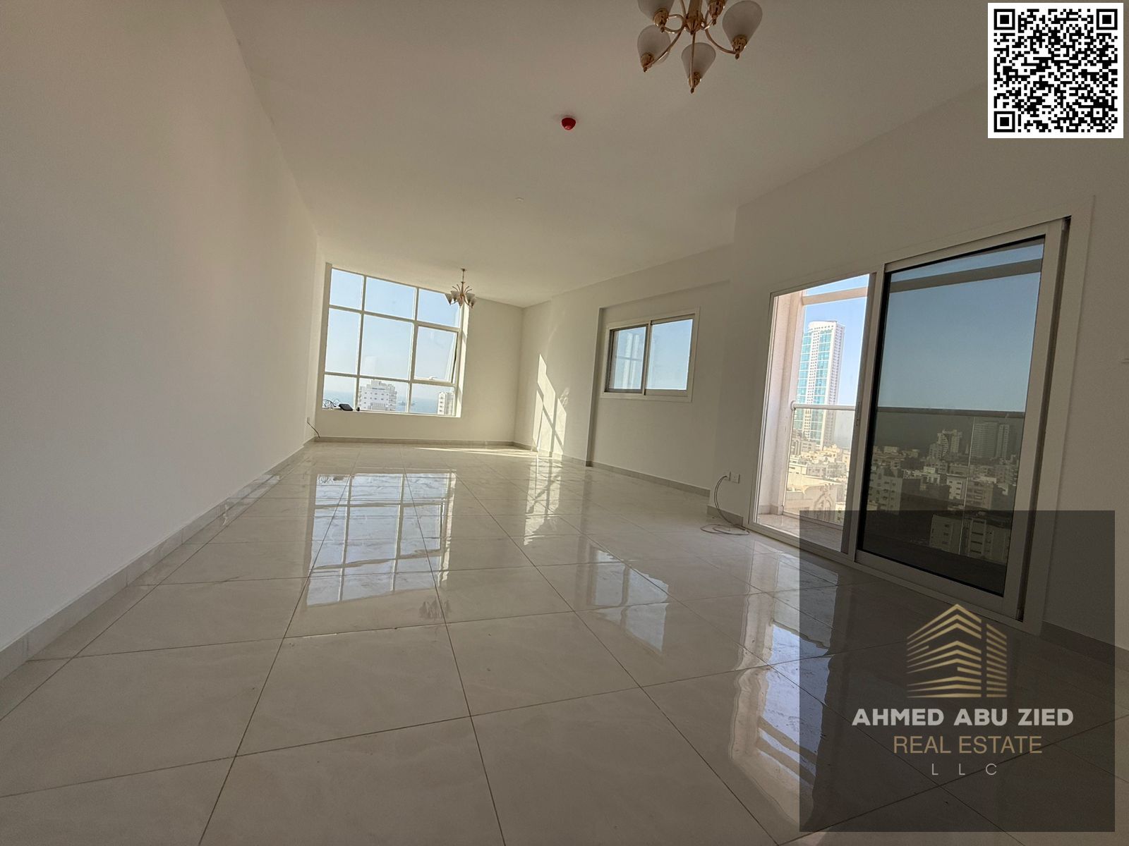 The best and largest 3-room apartment, including 2 master bedrooms, a large living room, a spacious kitchen, 4 bathrooms, a maid's room, 2 balconies w