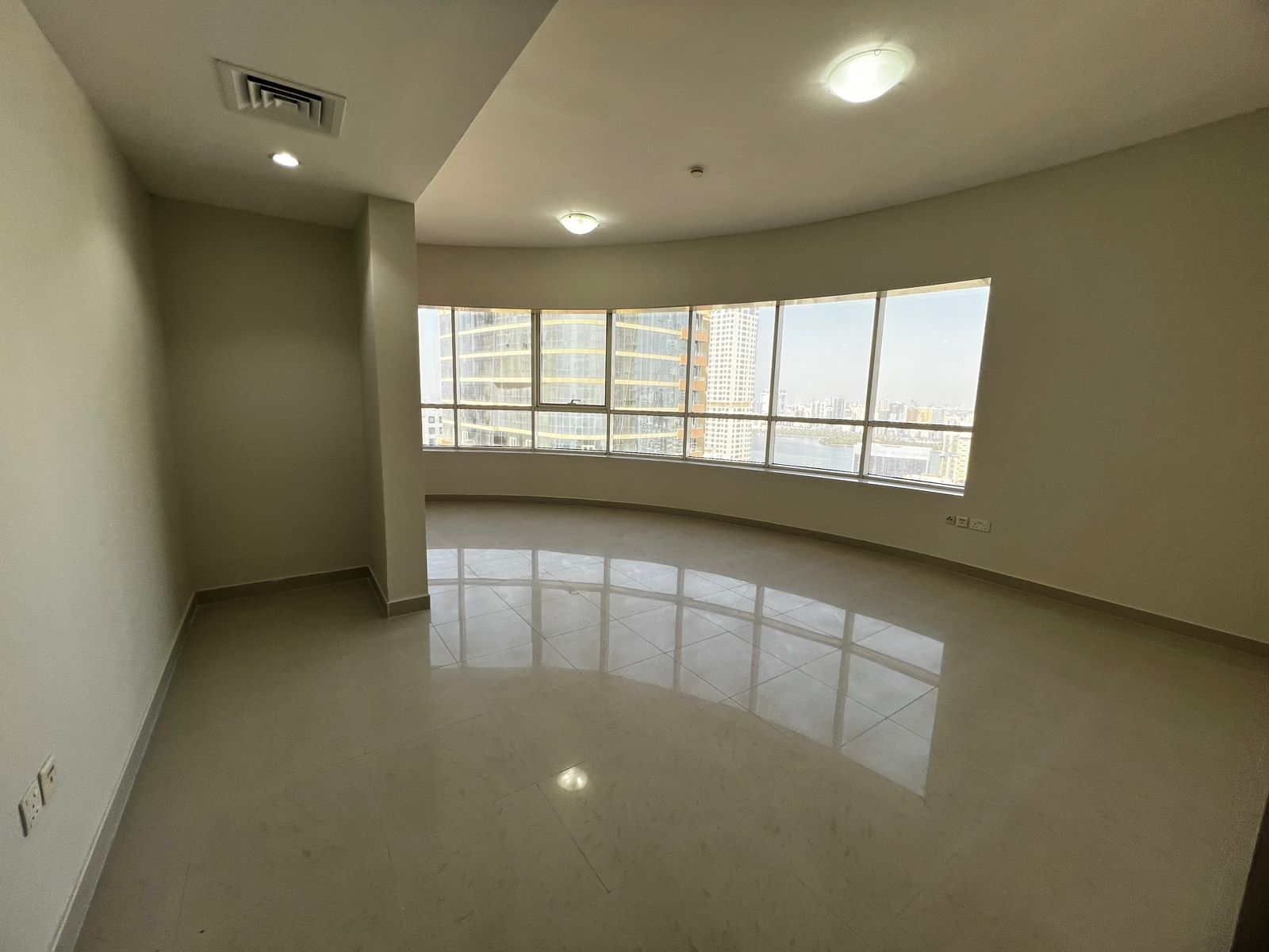 Free A/C \ Parking \ Gym \ Pool \ Open view \ Spacious