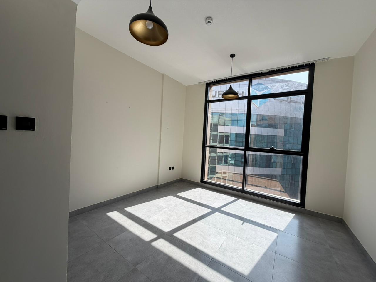 Brand New Building – First Tenant