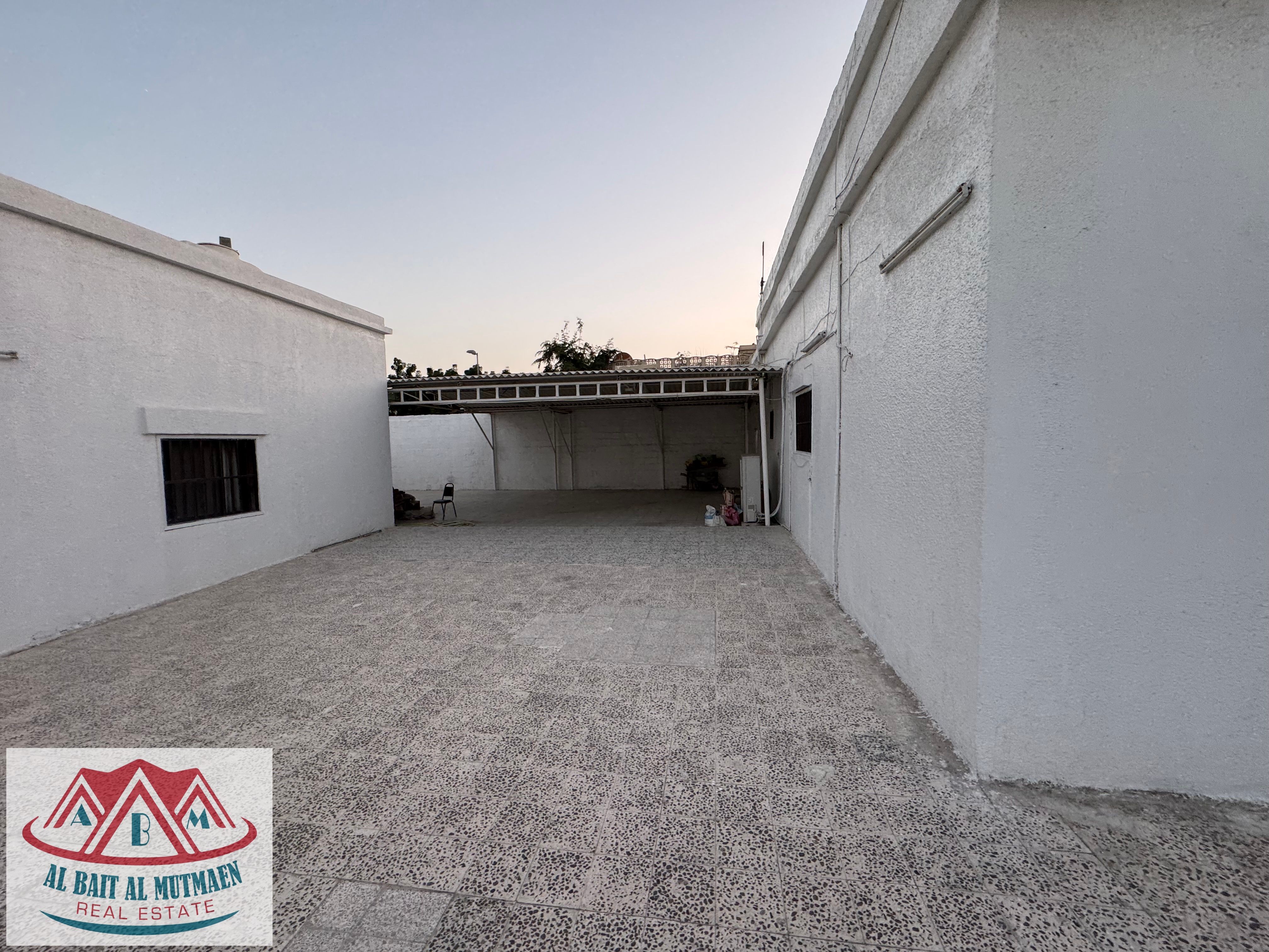 A large, six-bedroom master apartment with air conditioning in Nasiriyah