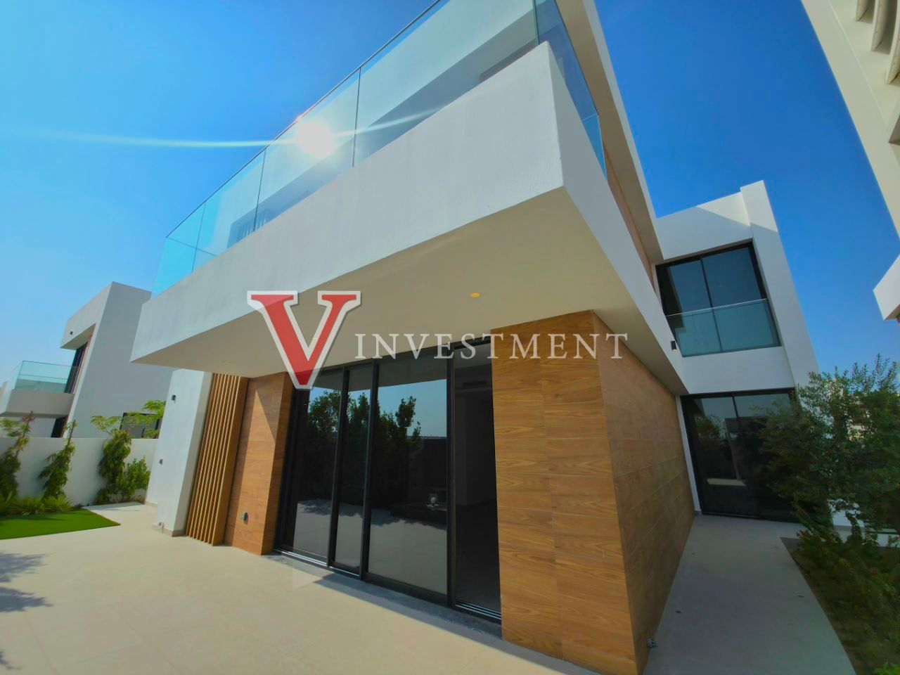 New Luxurious Villa | Hot Location |