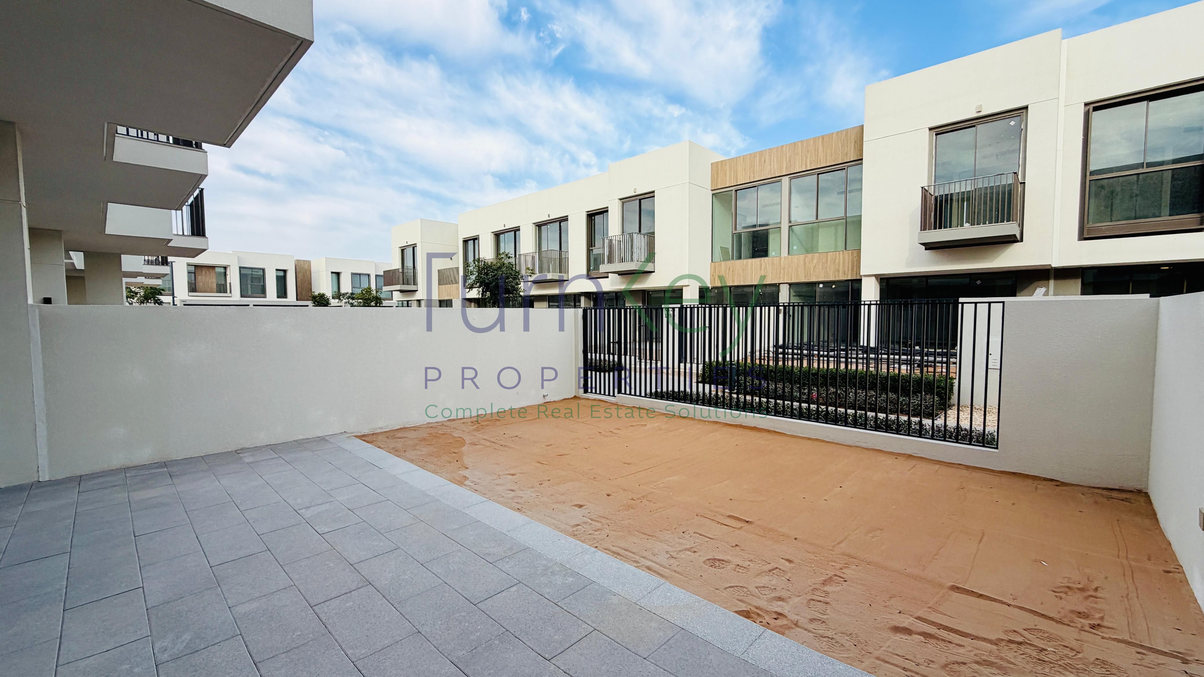 Bigger Size l Near To Pool l Best Rental Deal