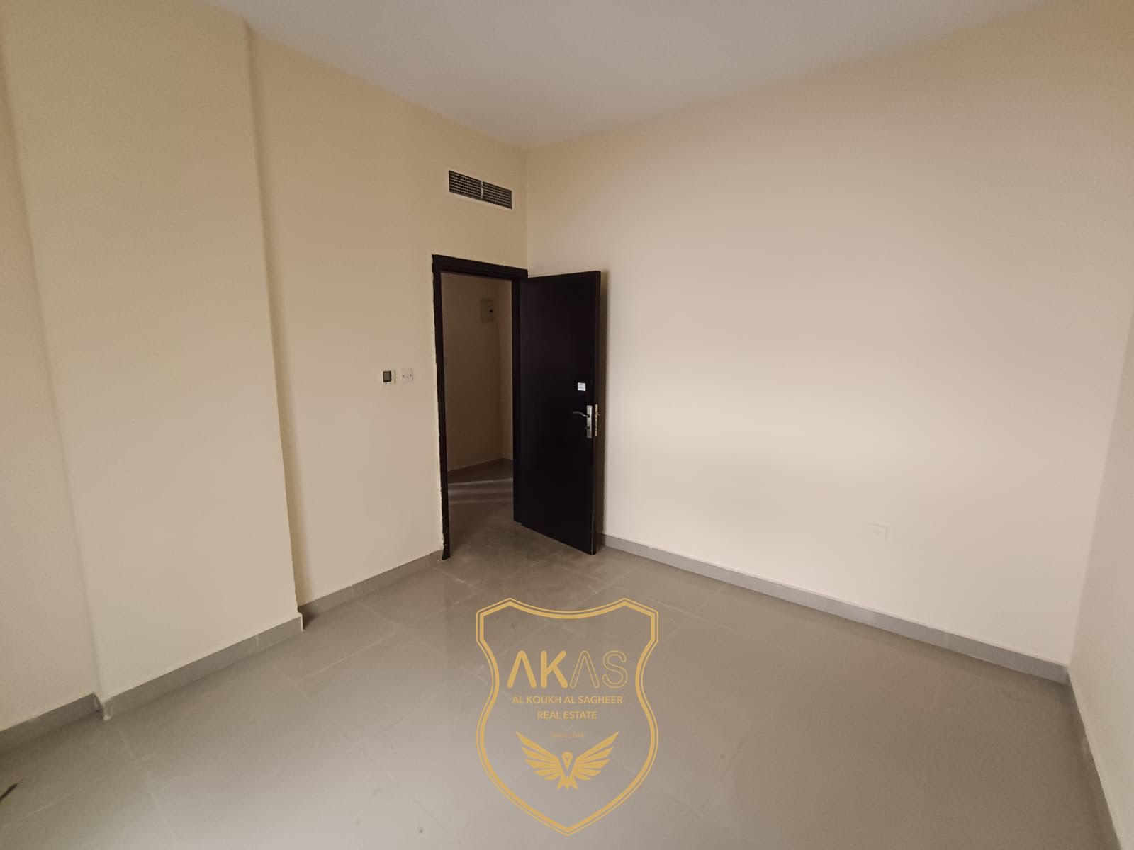 SPACIOUS 1BHK APARTMENT FULLY FAMILY BUILDING NO DEPOSIT