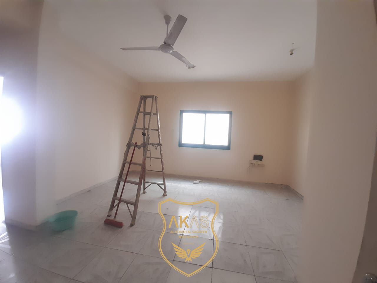 SPACIOUS 1BHK APARTMENT AVAILABLE WITH BALCONY