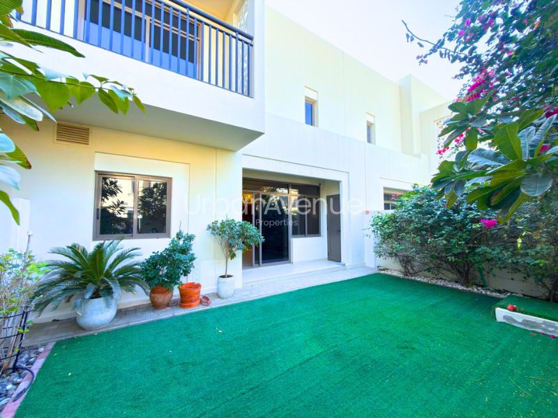 Vacant | Single Row | Landscaped Garden