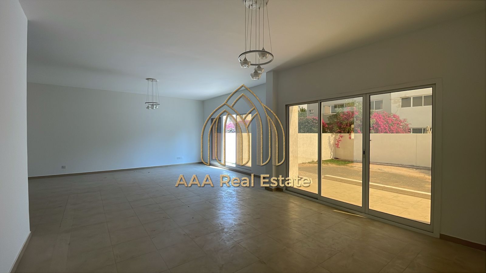 TOWN HOUSE | PRIME LOCATION | READY TO MOVE IN