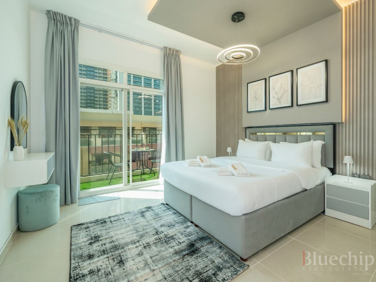 Immaculate Views Prime location Family Oriented