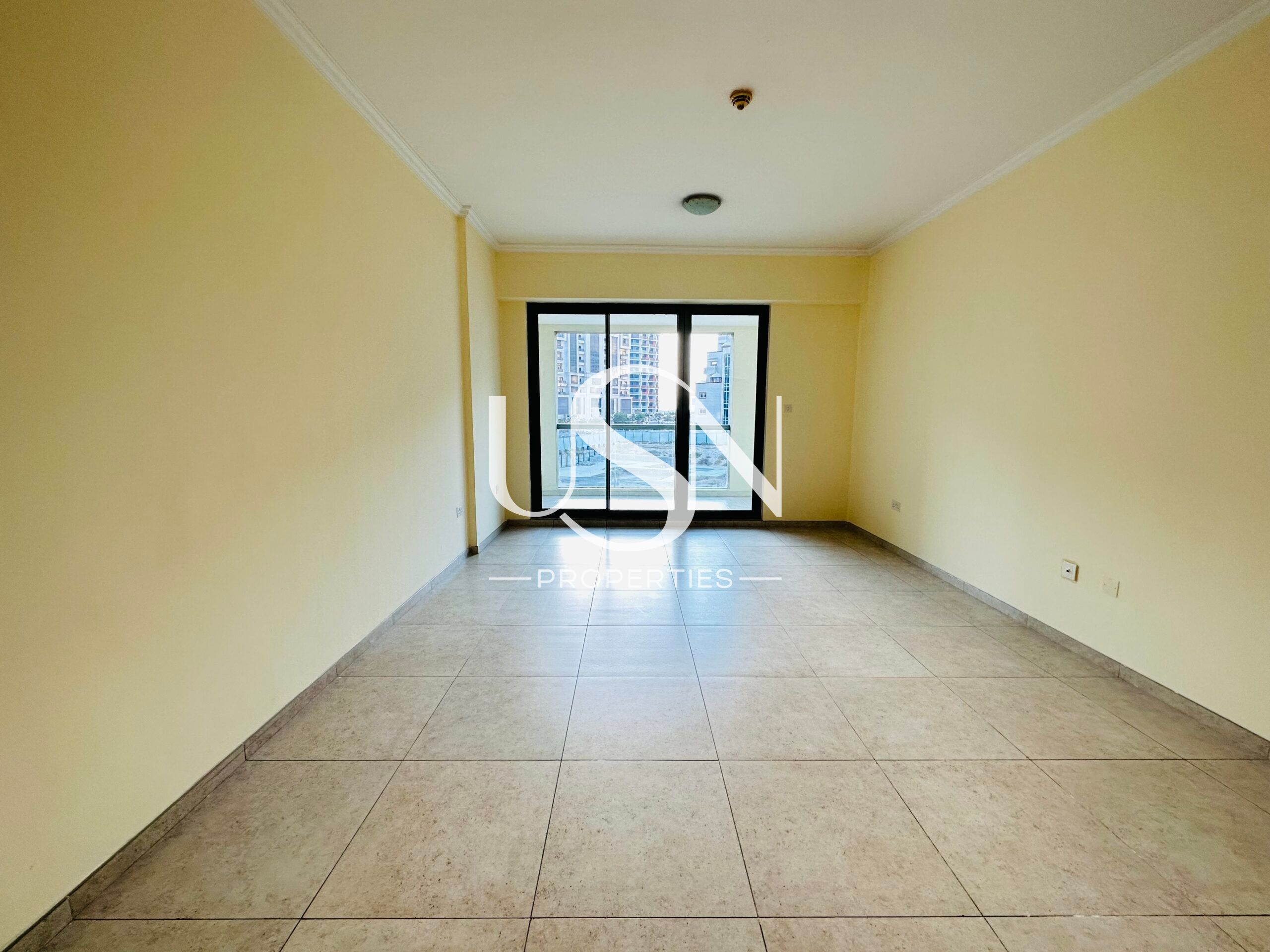With Balcony ! Vacant On Transfer ! Near To Mall