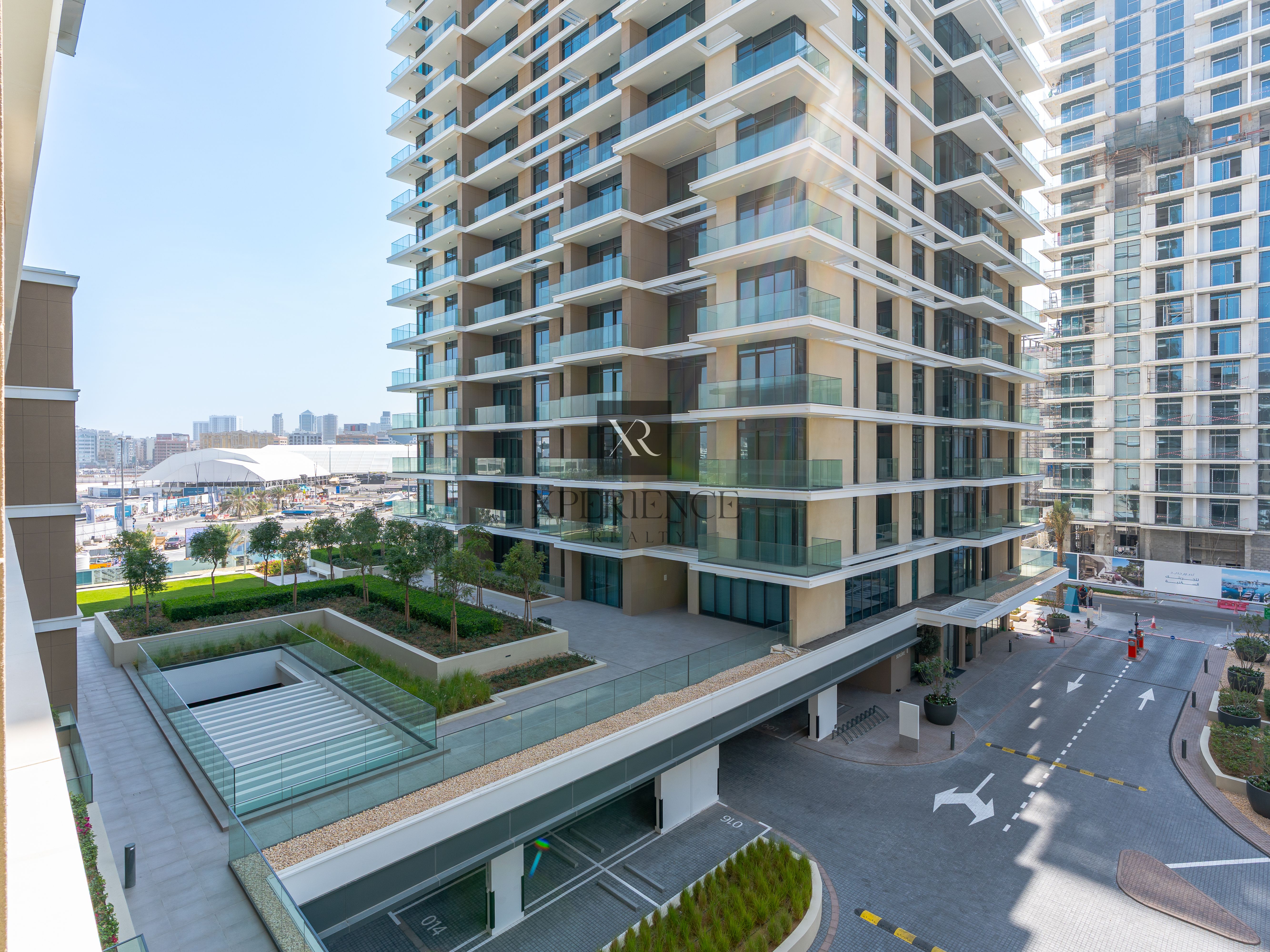 COMMUNITY EXPERT | CANAL POOL VIEW | CORNER UNIT
