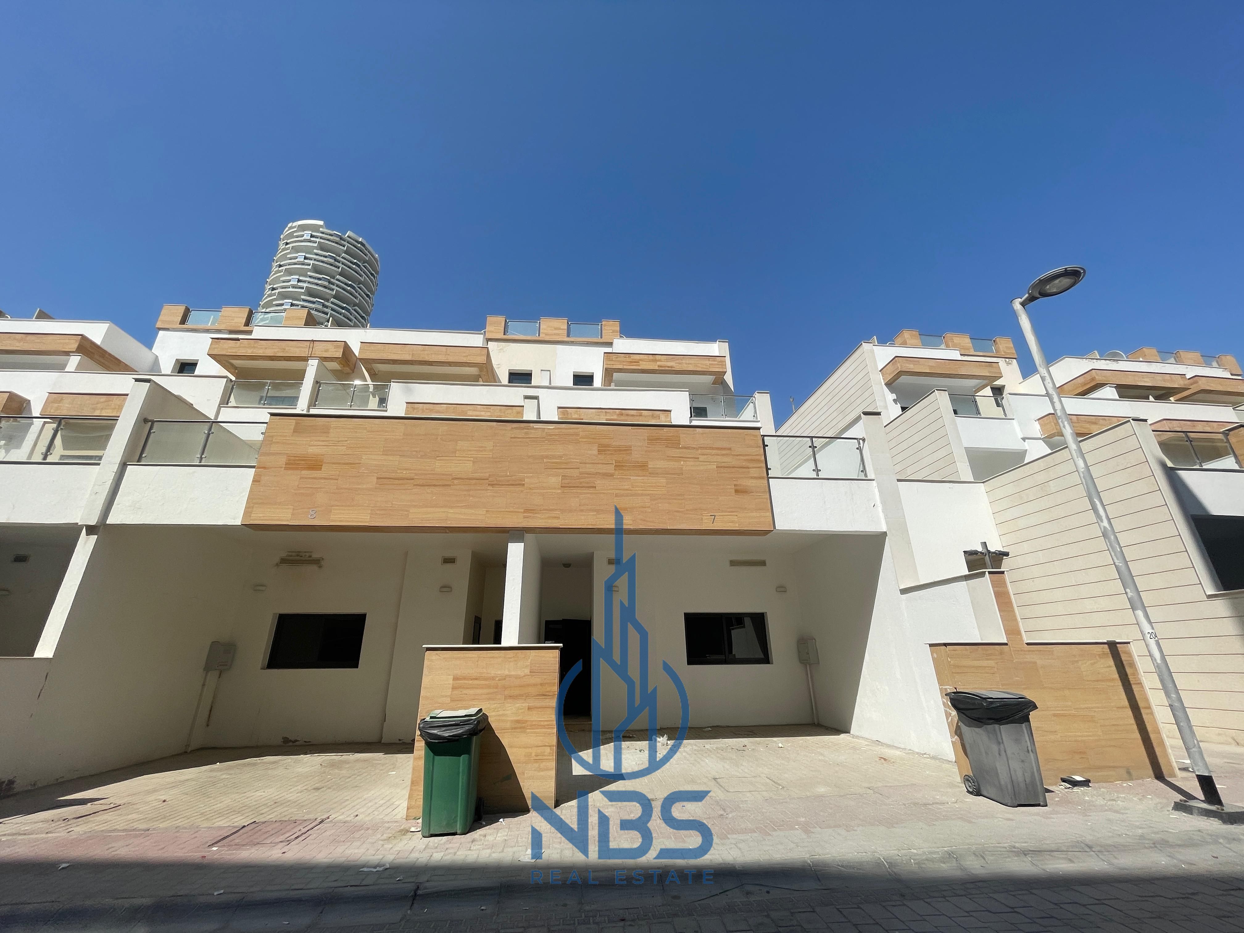 Unfurnished | Vacant | Huge Layout
