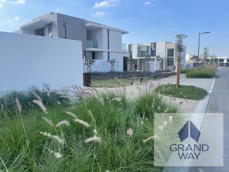 READY TO MOVE | NEAR TO AMENITIES | RESORT-LIVING