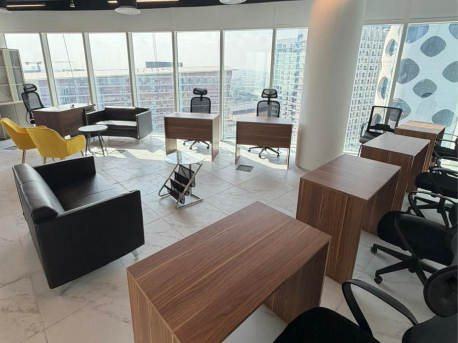Fully Furnished 1,000 Sq. ft Office | Stunning Views | No Commission