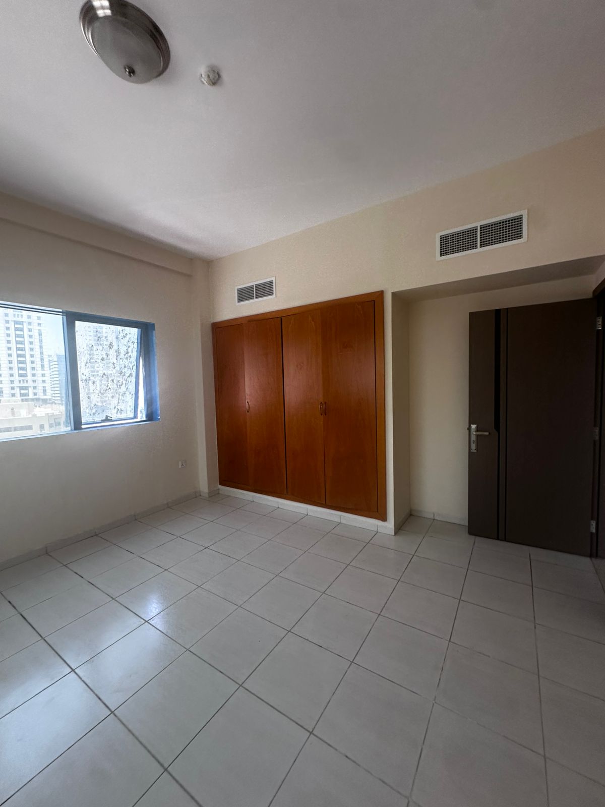 Available in the Roula area Opposite Roula Bus Station Two rooms and a living room, second occupant With a balcony