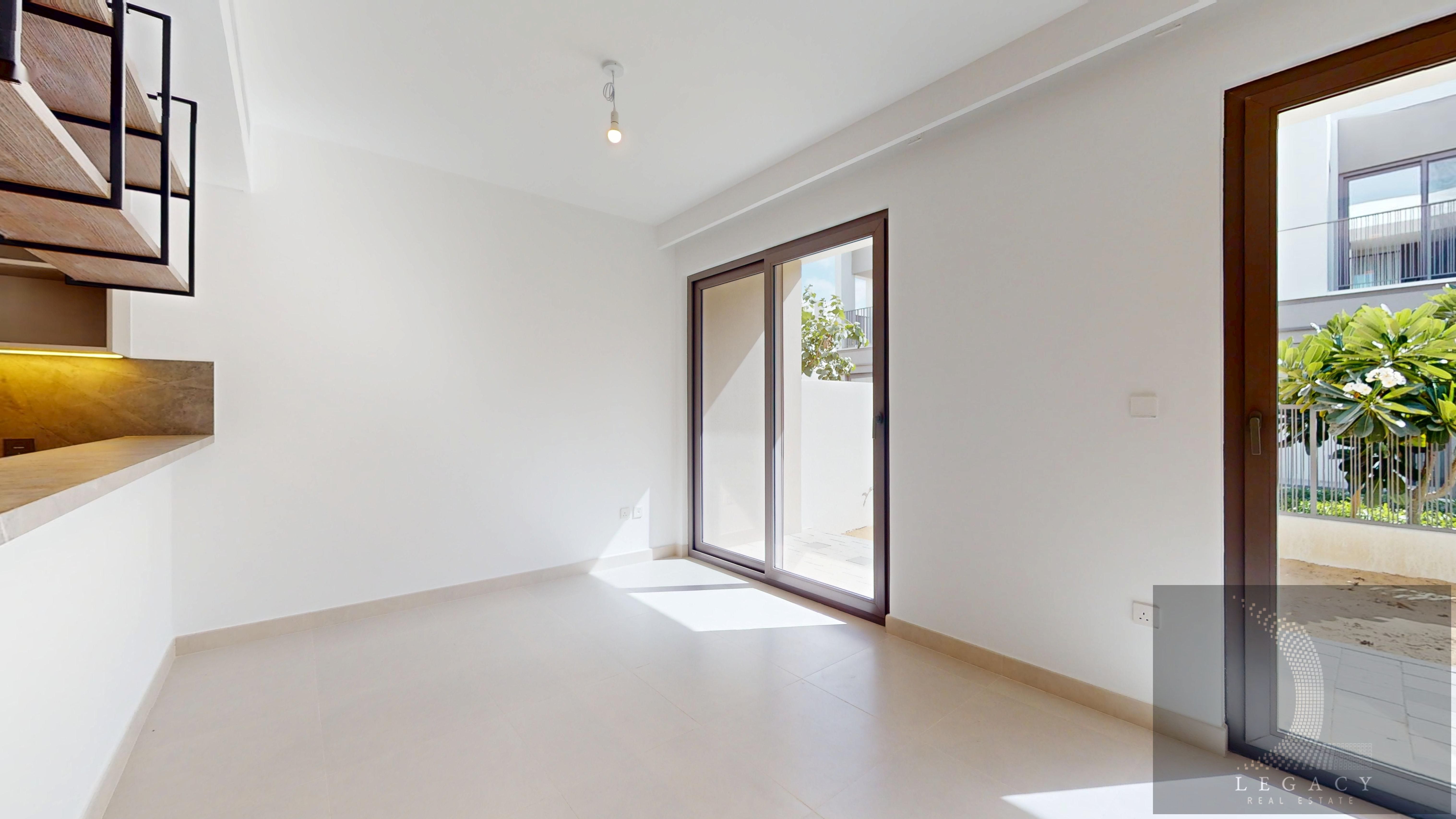 Opp the Park Pool, 3br+maid TH, Back to Back