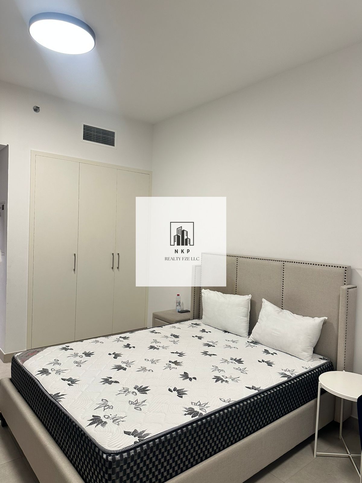 Spacious luxurious lush fully furnished huge size studio apartment