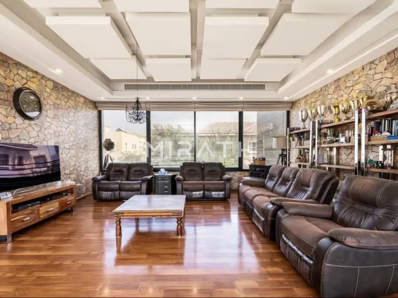 Modern Upgraded | 4BR Villa | Spacious Layout