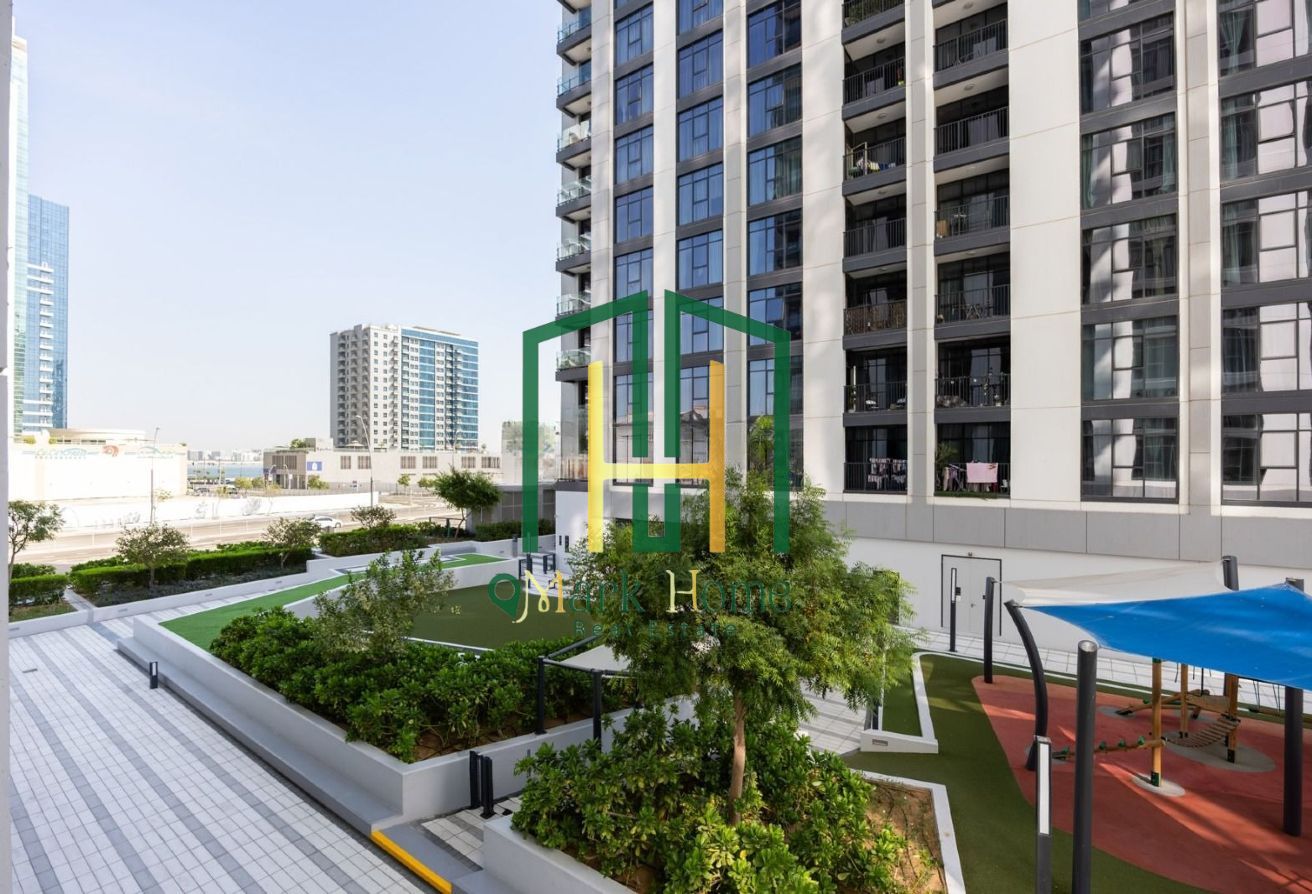 Balcony | Ready to Move | Prime Location