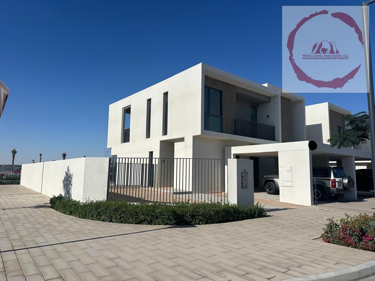 Spacious 4 BR Townhouse In Orania | L Shape Garden
