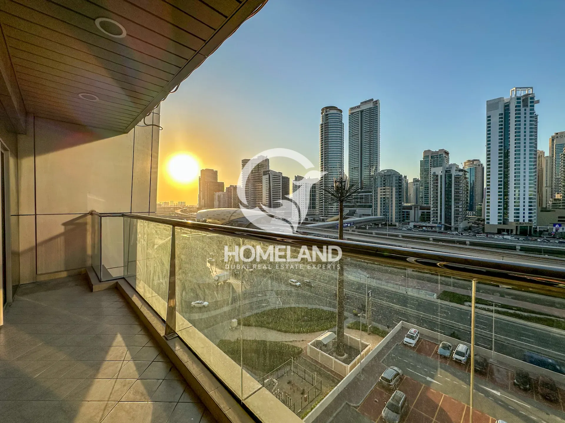 Well maintained | Next to metro | Equipped kitchen