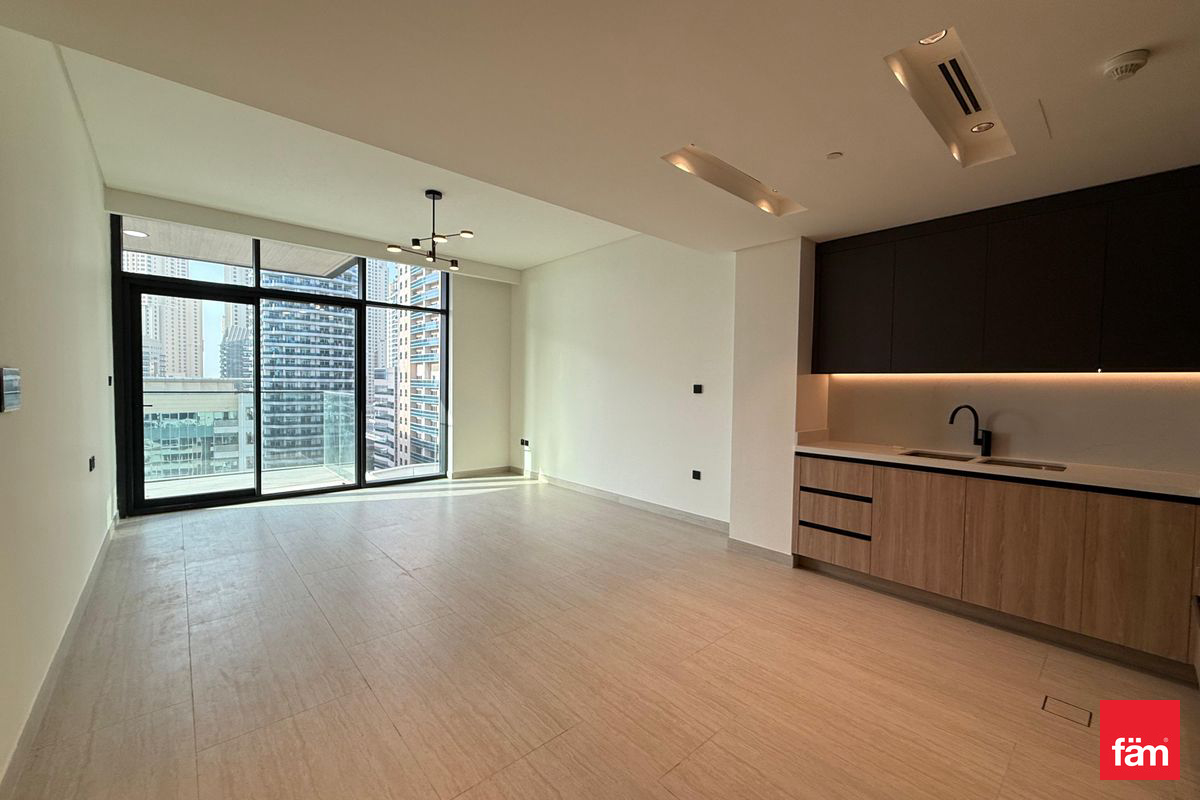 Large Layout | New HandedOver | Vacant | Luxury