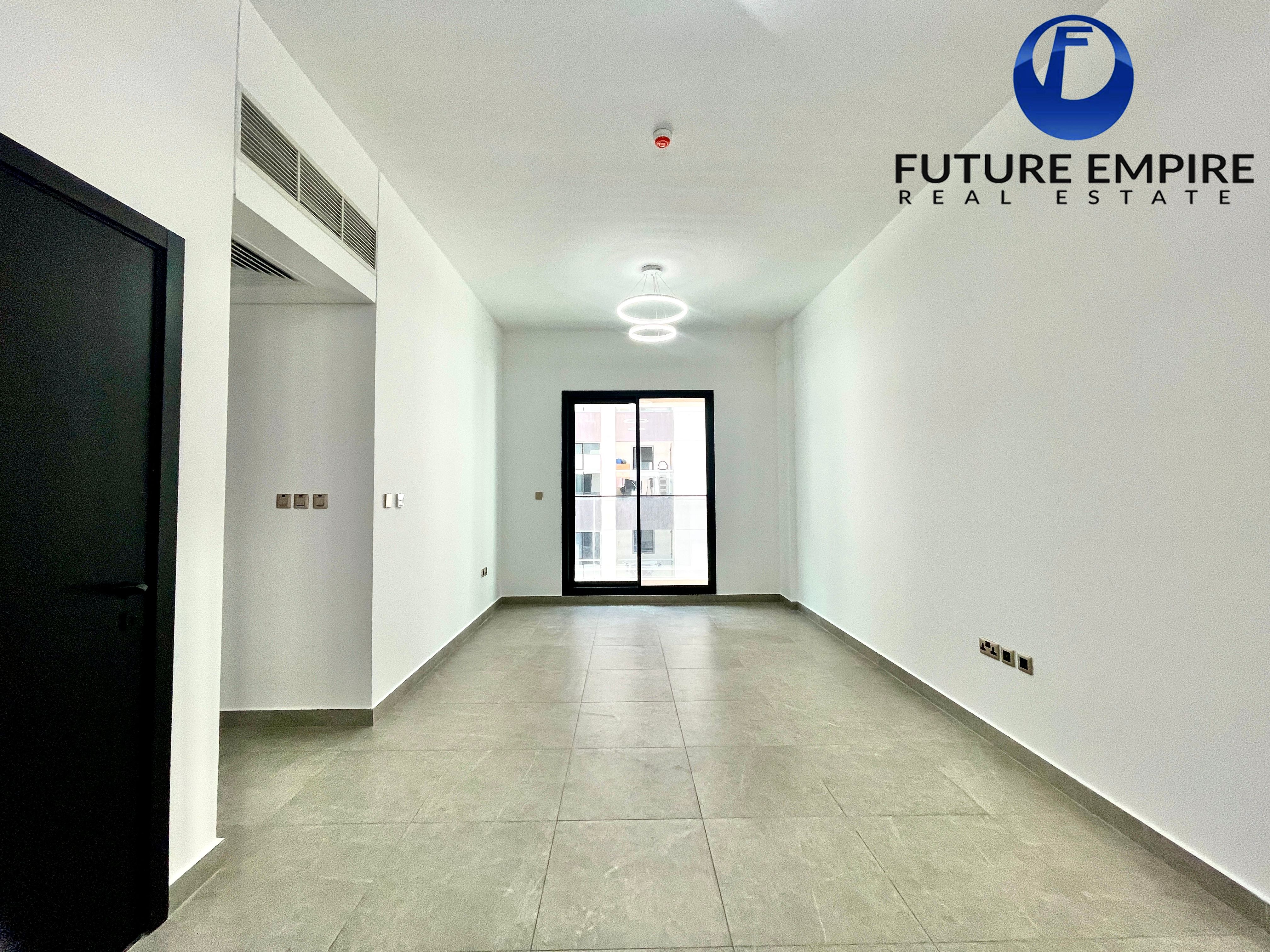 Chiller Free Building | with Kitchen Appliances | Near Metro