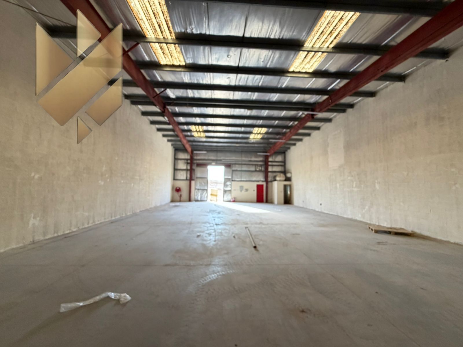 For Rent – Warehouse in Industrial Area 18 | Prime & Strategic Location | Spacious Area | High Ceiling | Fully Equipped | Suitable for Storage & Comme