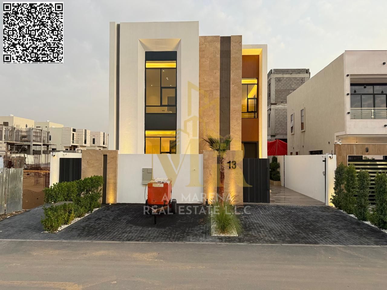 Own your dream villa with all fees included and invest in a luxurious villa in the heart of Al-Hilweh. Don't miss this opportunity!