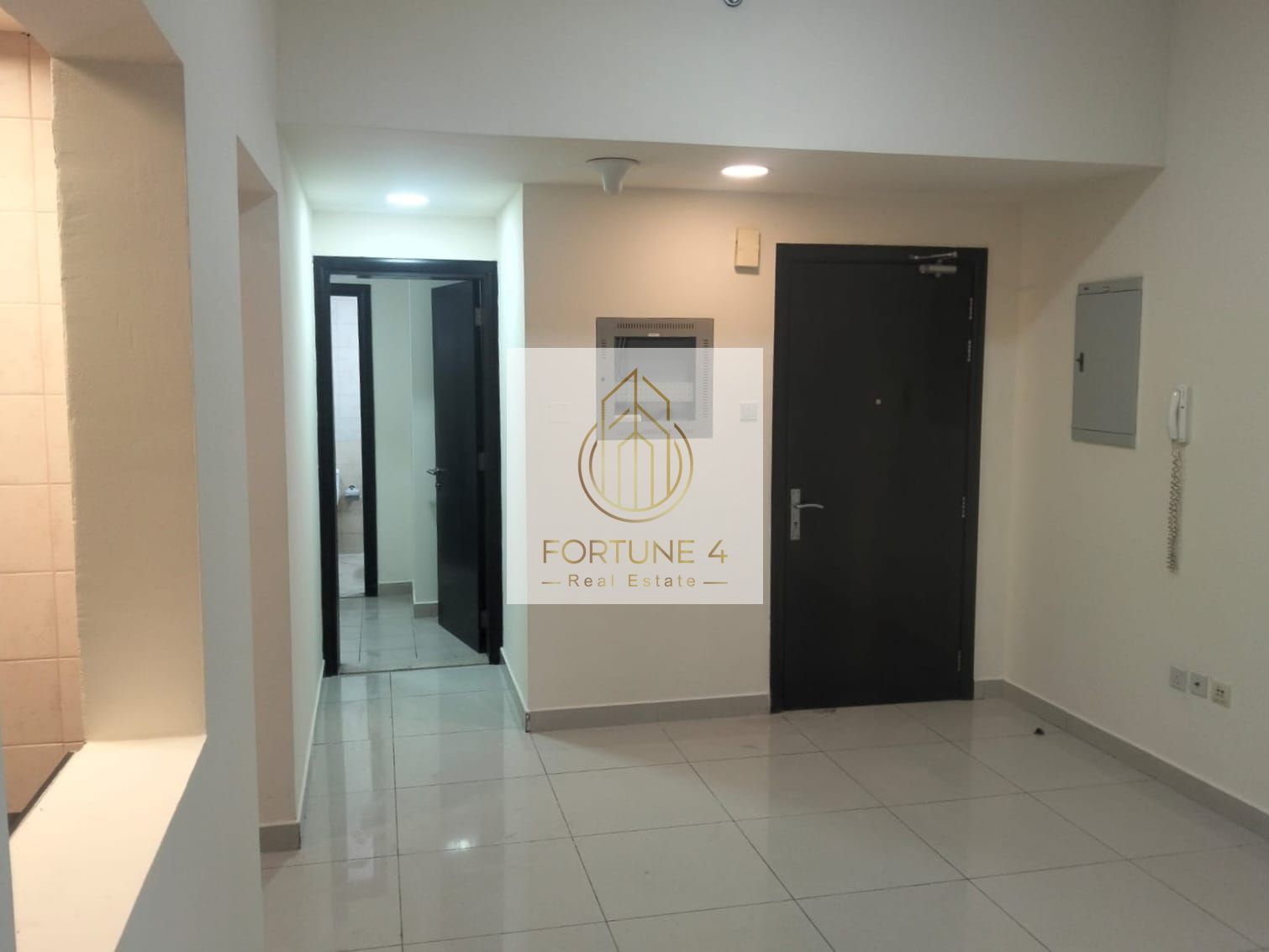 Unfurnished |Ready | Prime Location| Dubai Marina