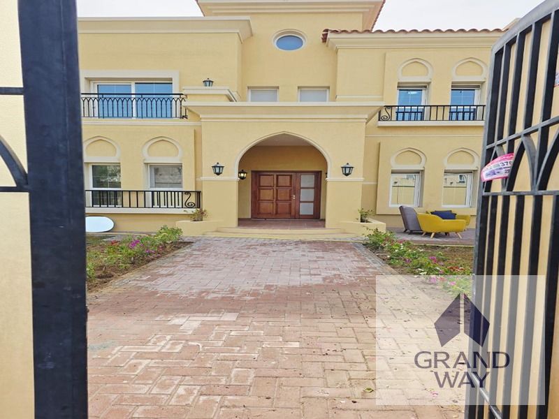 5BR Elegant Villa I Cozy Comfortable I Big Garden