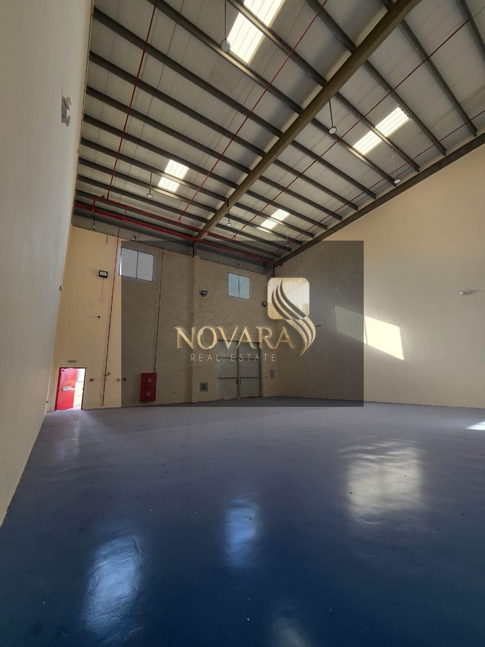 Warehouse for annual rent in Umm Al Quwain, 2700 sq ft, 14 kW electricity, suitable for storage only, AED 80,000 payable in 3 installments