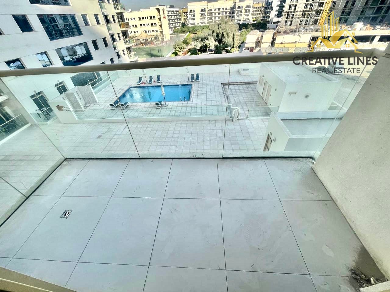 Bright 1bedroom // Pool view // Parking, Gym , Balcony//