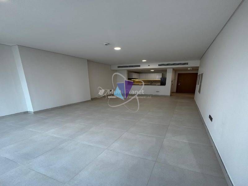 Hot Deal! Vacant 1BHK Radiant Square – Must See